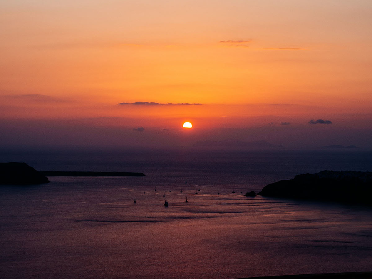 The amazing Santorini sunset from Firostefani