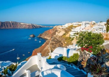 A Santorini Holiday During And After COVID-19