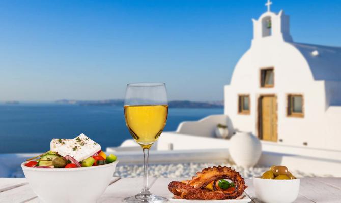 17 Top Santorini Foods