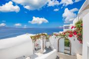 The Best Time to Visit Santorini: A Complete Guide