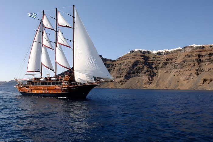 Sailing Boat Tour Santorini