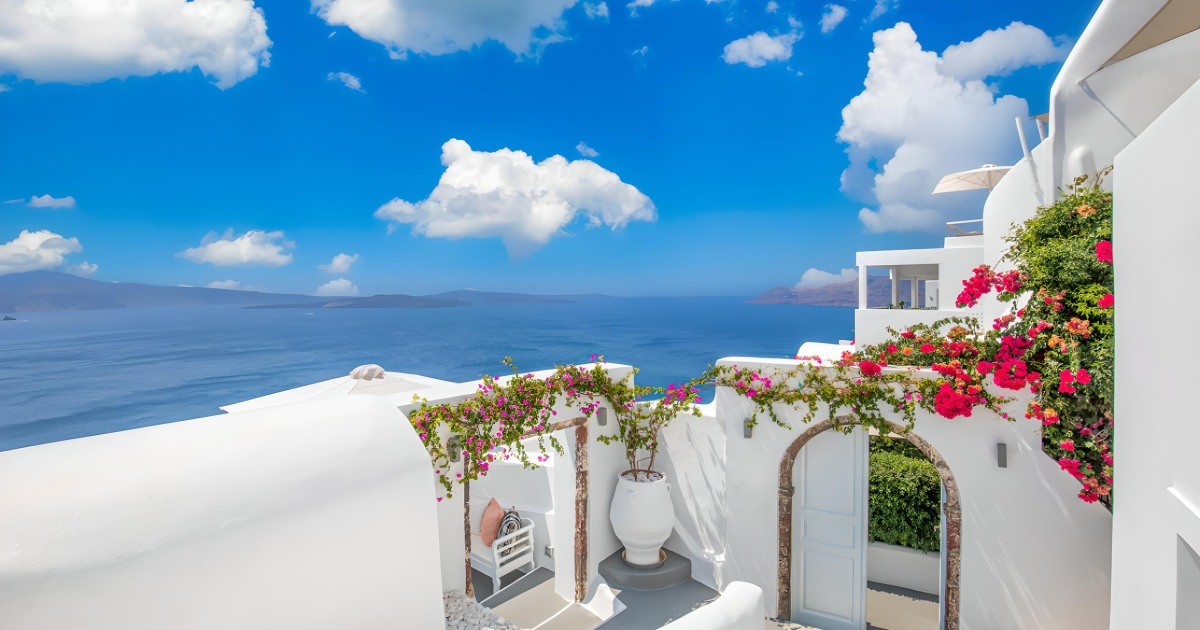 The Best Time to Visit Santorini: A Complete Guide