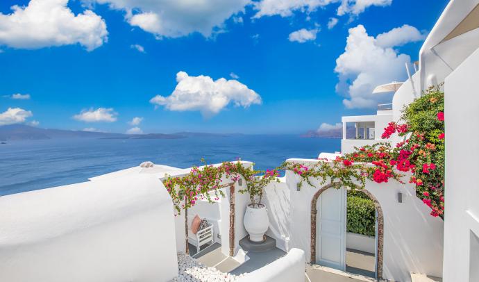 The Best Time to Visit Santorini: A Complete Guide
